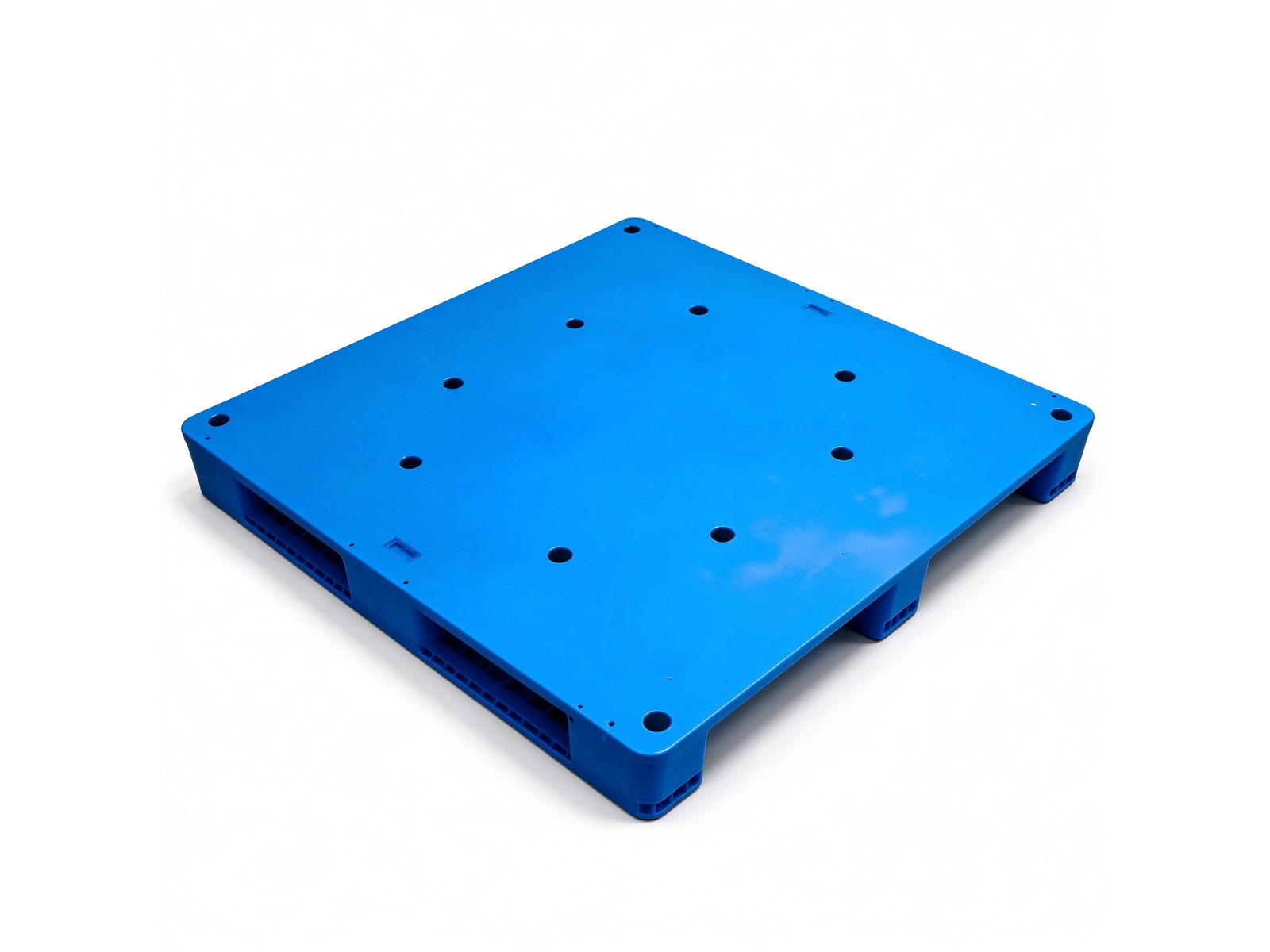 1210-Three-Runner Solid Deck Plastic Pallet