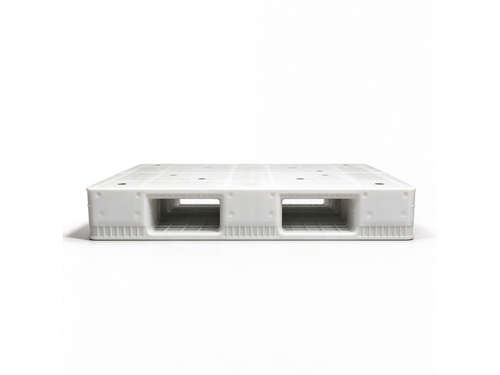1312 Three-Runner Solid Deck Plastic Pallet - Image 2